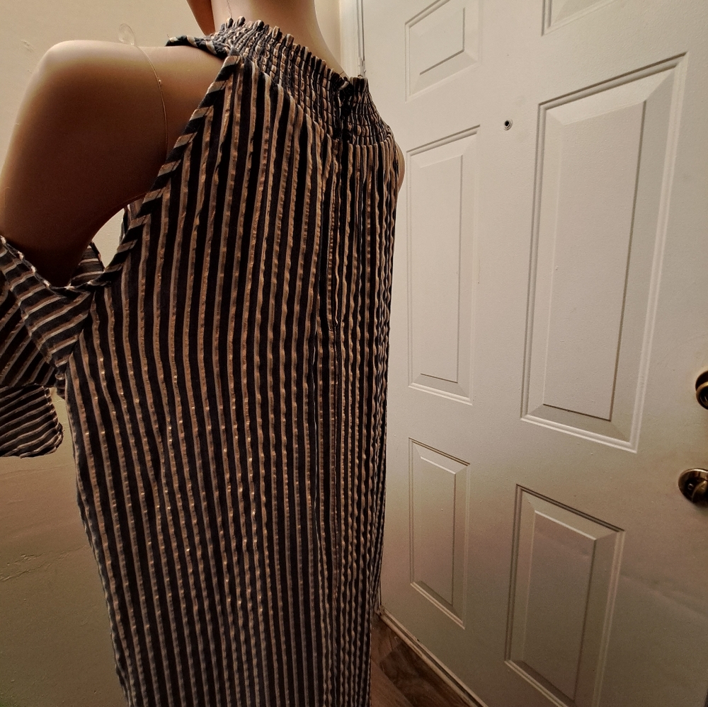Cold Shoulder Dress - Picture 3 of 7
